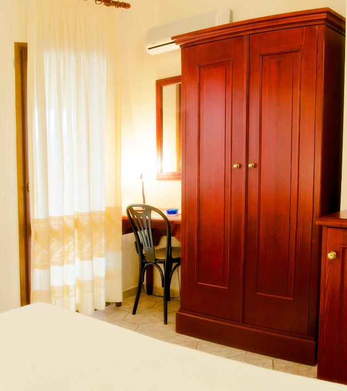 Quadruple Room image 2