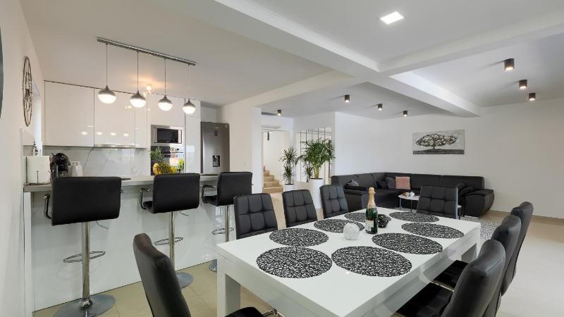 Villa La Perla by Villas Guide - image 18