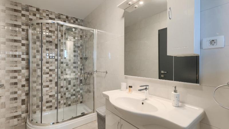 Villa La Perla by Villas Guide - image 9