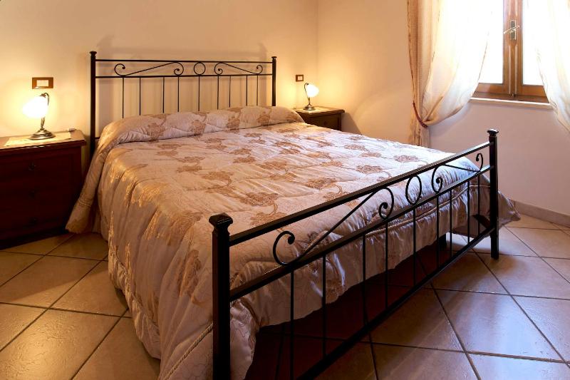 Cottage with Garden View image 3