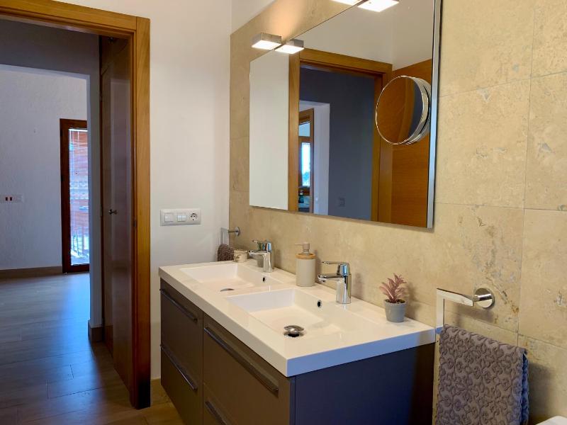 Casa Laura by Sun & Sea Homes - image 9