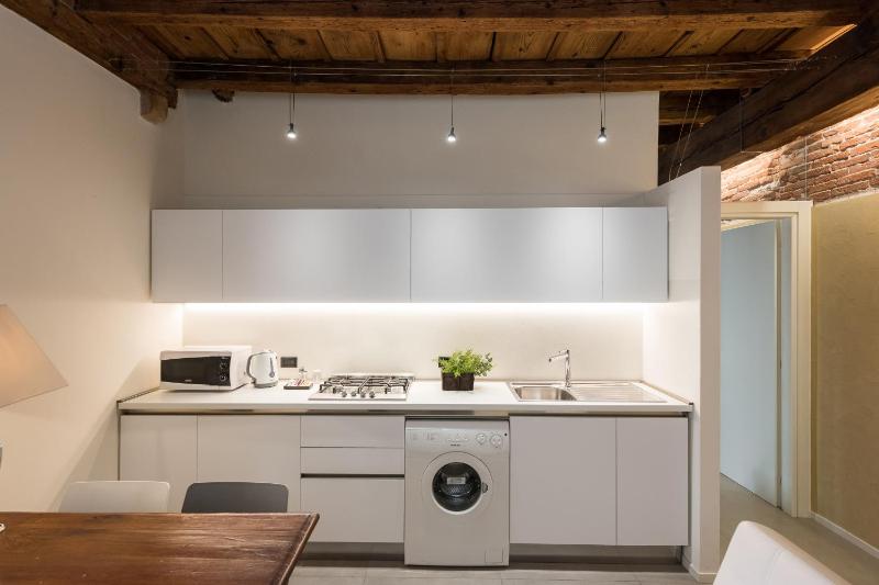 Superior One-Bedroom Apartment image 4