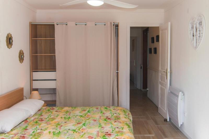 WELCS APARTAMENTO 447 EMP con jardin privado - image 5