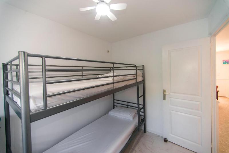 WELCS APARTAMENTO 447 EMP con jardin privado - image 9
