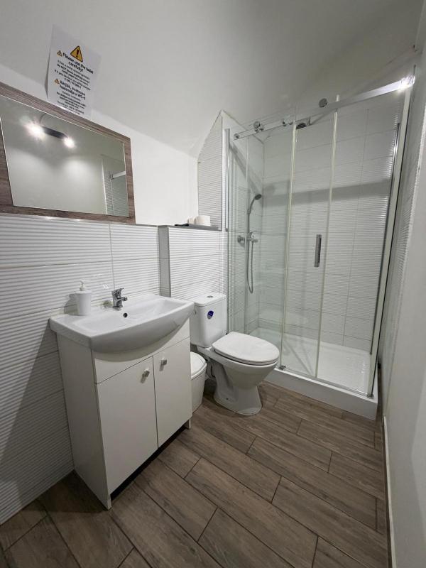 Travel Inn Apartments - image 13