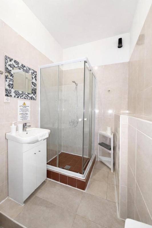 Travel Inn Apartments - image 10
