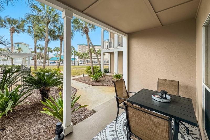 Grand Caribbean East Poolside Palms - image 37
