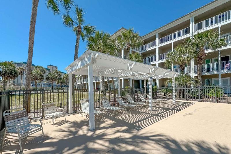 Grand Caribbean East Poolside Palms - image 39