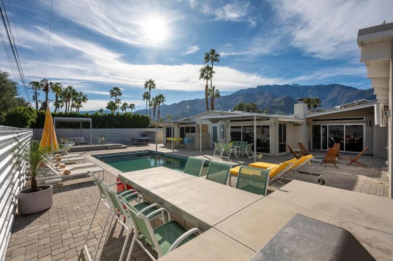 2590 N Avenida Caballeros Palm Springs CA 92262 - image 7