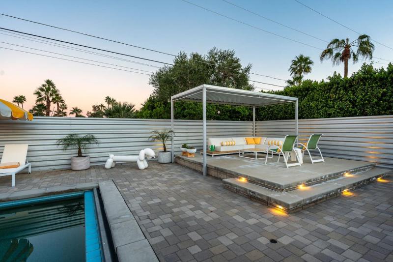 2590 N Avenida Caballeros Palm Springs CA 92262 - image 49
