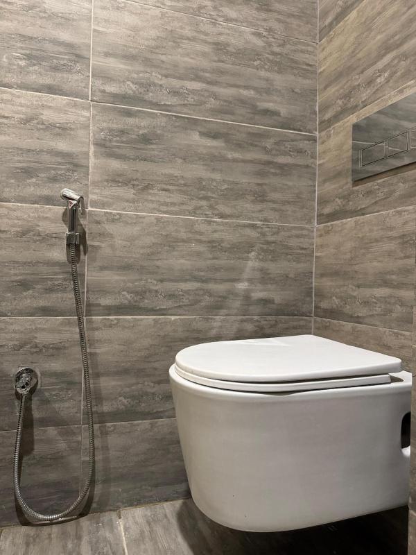 Modern Luxury Stay with PS5 & Home Theatre Gulberg Greens - image 8