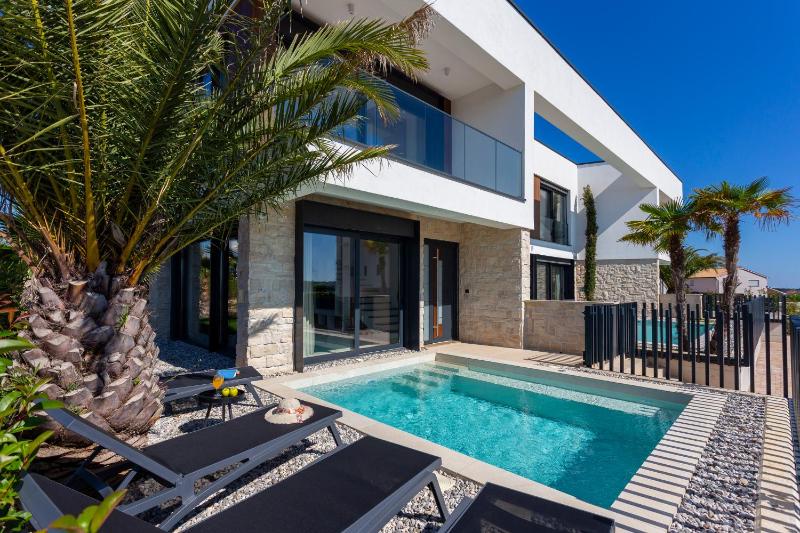 Mukalba Palm Villas with Private Pool - image 9