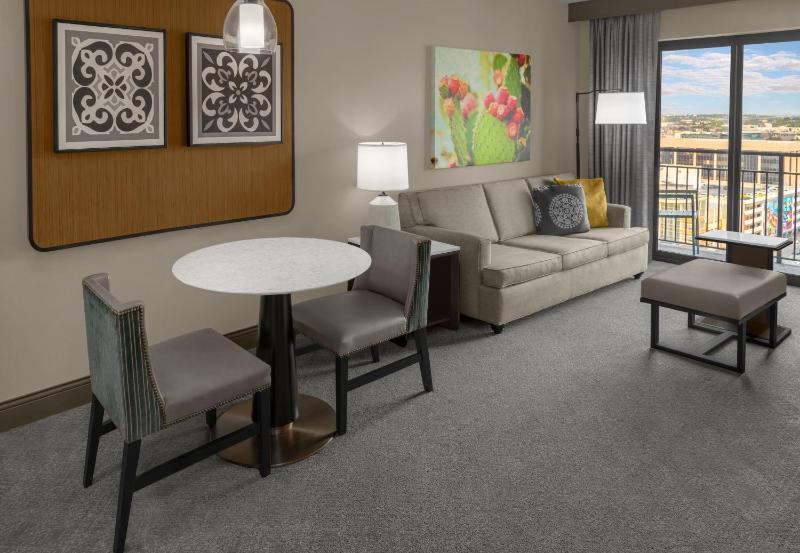 Embassy Suites By Hilton San Antonio Riverwalk-Downtown - image 22