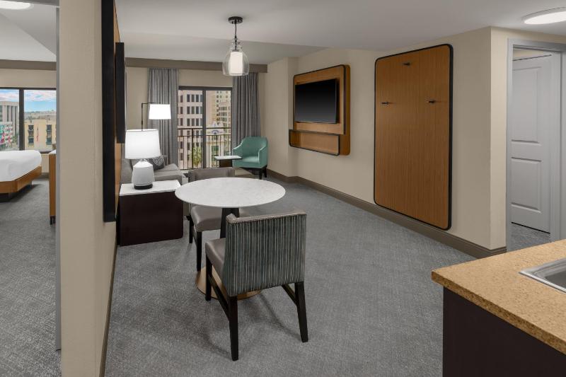 Embassy Suites By Hilton San Antonio Riverwalk-Downtown - image 7