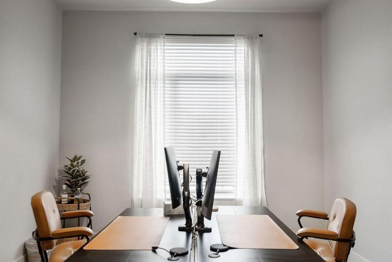 Modern and lux 4B House with Office 20 min to DT - image 30