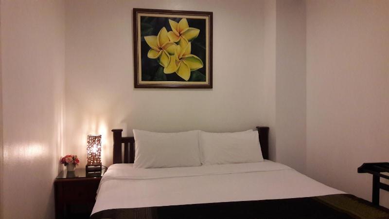 Standard Double Room image 3