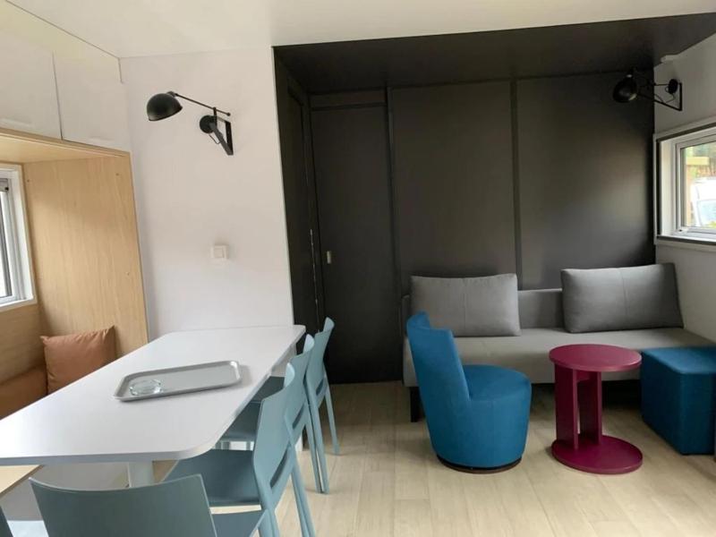 ZEcamping 4 familial piscine couverte chiens acceptés locatif TV 29m2 - image 16