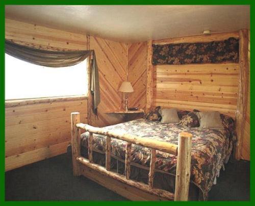 King Room image 3
