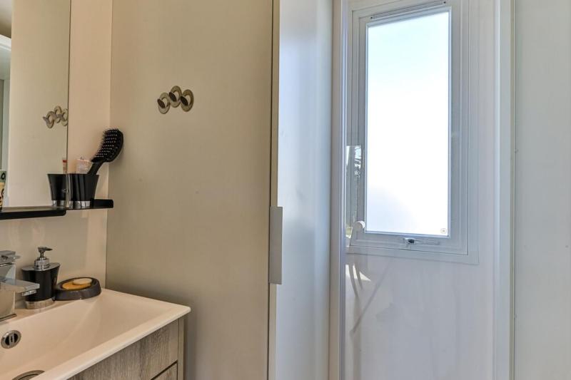 Mobil-home dans parc résidentiel - image 6