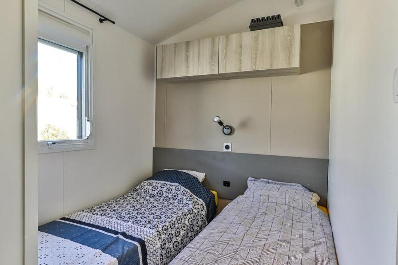 Mobil-home dans parc résidentiel - image 12