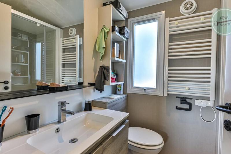 Mobil-home dans parc résidentiel - image 7