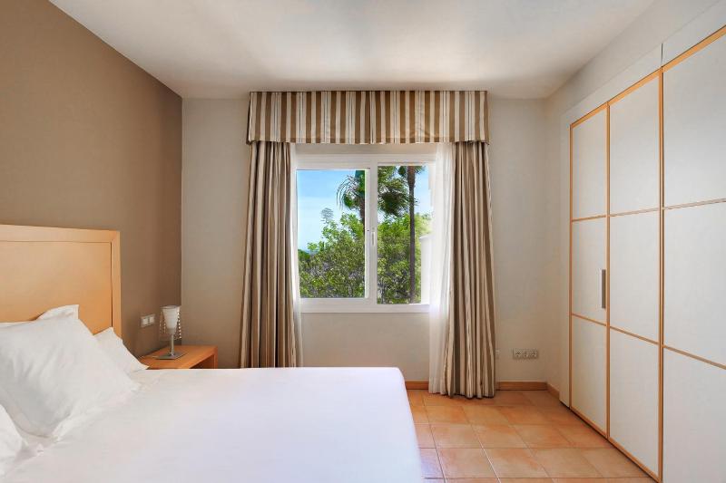 Elviria Hills Living - image 17