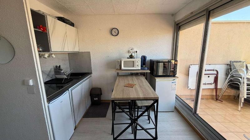 AIG168 GRUISSAN STUDIO VUE PORT AVEC TERRASSE PARKING ET PISCINES - image 6