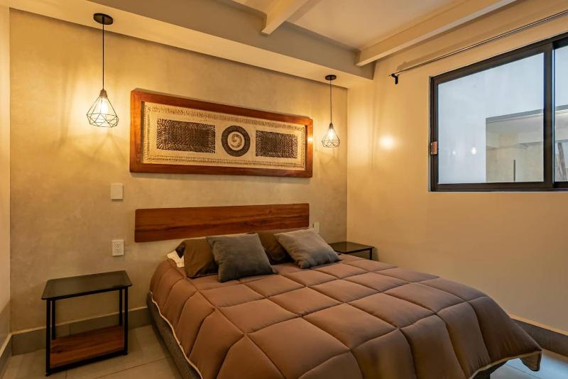 Modern 2 BR condo with rooftop in Roma Norte - image 7