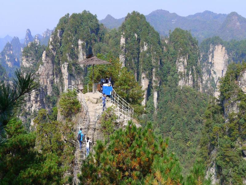 Zhangjiajie Riverside Leaves Inn一The city bus can go to the ticket office of the scenic spot - image 14