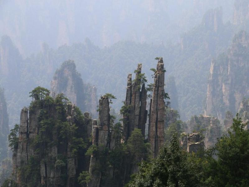 Zhangjiajie Riverside Leaves Inn一The city bus can go to the ticket office of the scenic spot - image 19