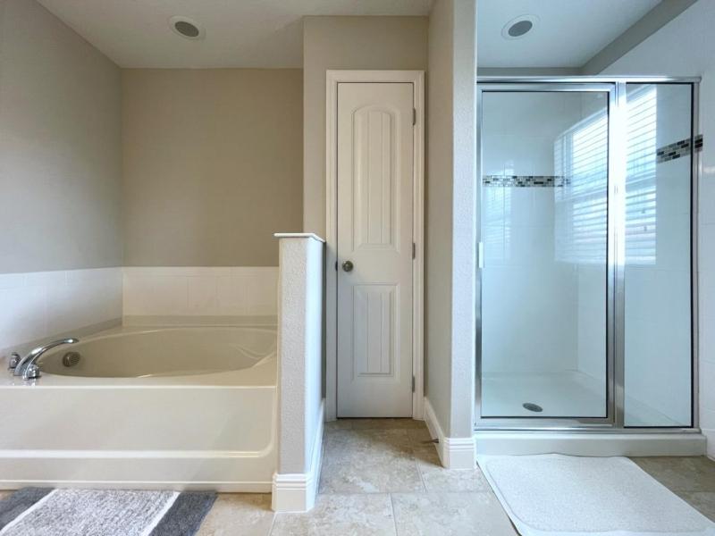 Crisp & Pristine Pool & Spa & Game Room Home! home - image 18