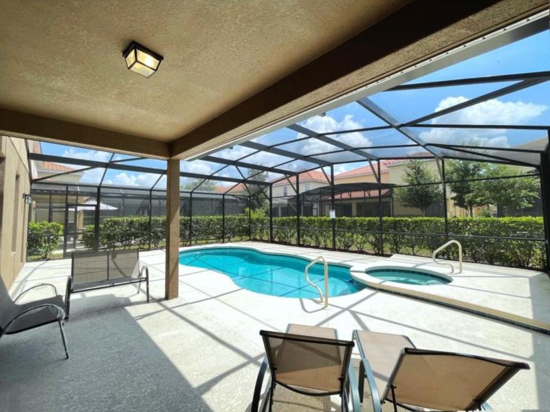 Crisp & Pristine Pool & Spa & Game Room Home! home - image 11