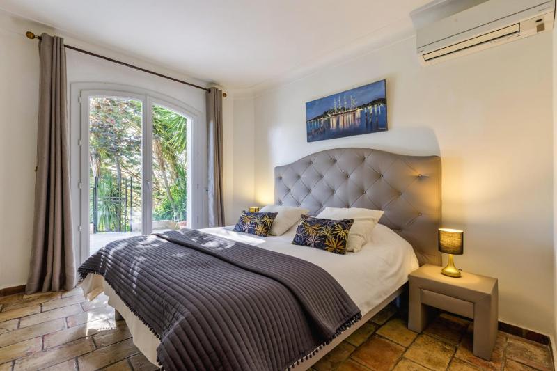 Jardins d Alice Villa 240m2 Famille Piscine Vue Golf Esterel - image 20