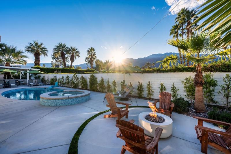 Little Palm Lookout With Stunning Mountain Views - image 17