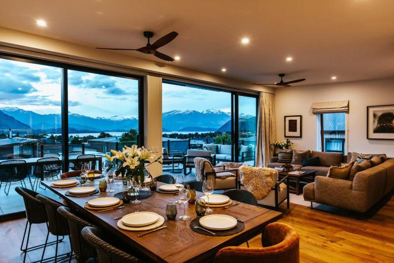 Korari House - Lake Views - Close to Town Centre - Sleeps 10 - image 19