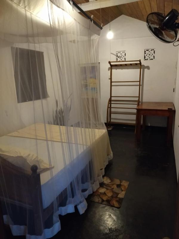 Green Cabin - image 6