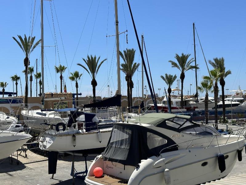 Apartamento a 100 metros de la playa en Fuengirola - image 25