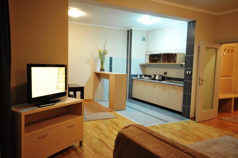 Executive Suite - Free Parking  image 4