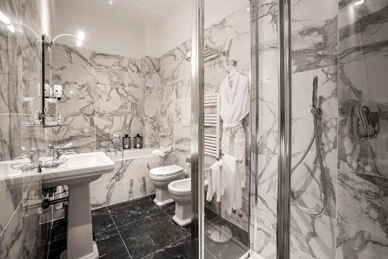Junior Suite image 4