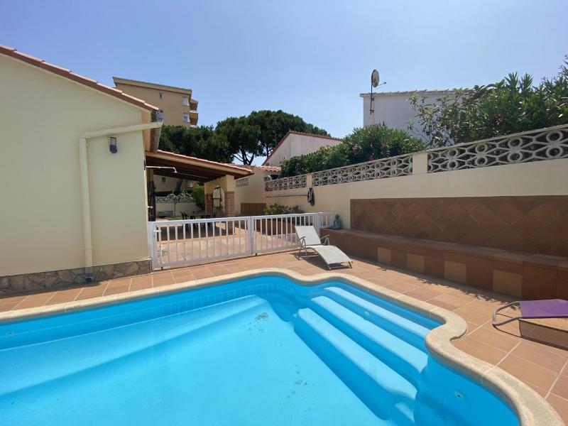 Casa Familiar con Piscina Privada en Torroella de Montgrí Cerca de la Playa - HISP-7-44 - image 4