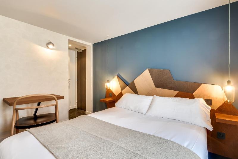 Double Room image 4