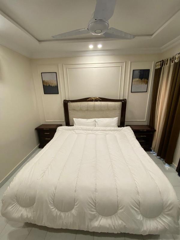 Perfect for Families 2BHK Apartment with 3 Beds - image 14