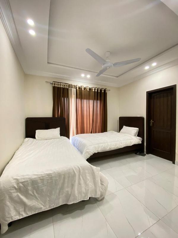 Perfect for Families 2BHK Apartment with 3 Beds - image 11