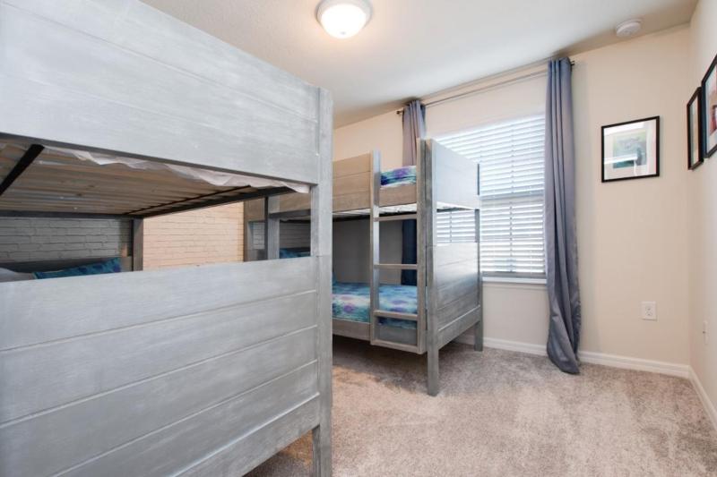 Beautiful 5 Bed Pool Home At Resort- No Resort Fee townhouse - image 18