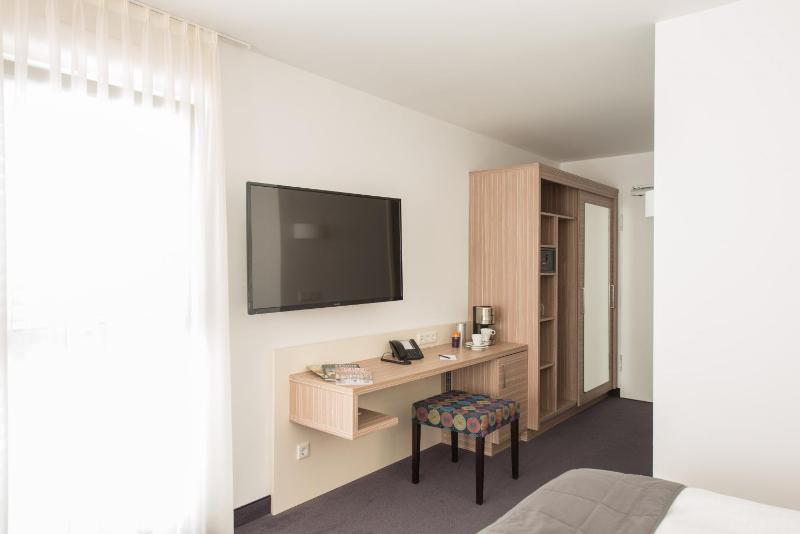 Standard Double Room image 1