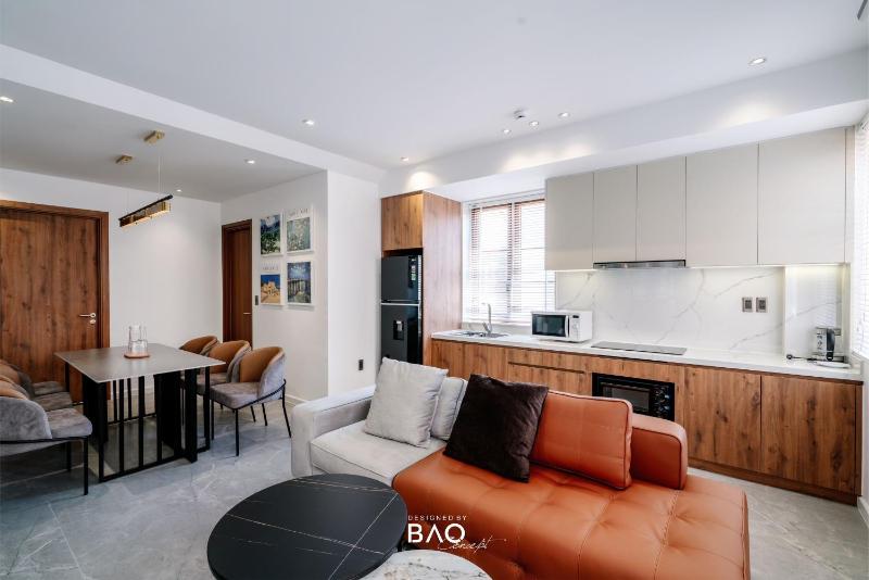 Shop House Apartments On Each Floor - image 1