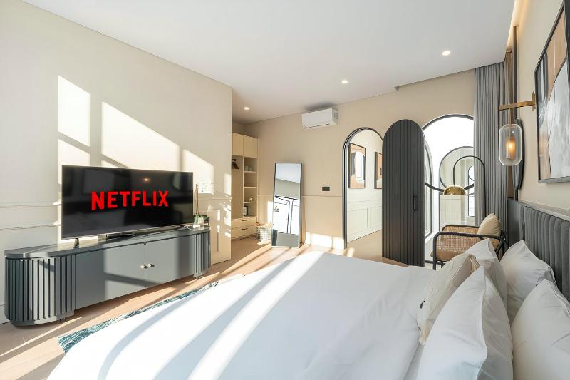 Chandler Berawa - Bright & Stylish 2BR Getaway near Berawa Beach - image 42