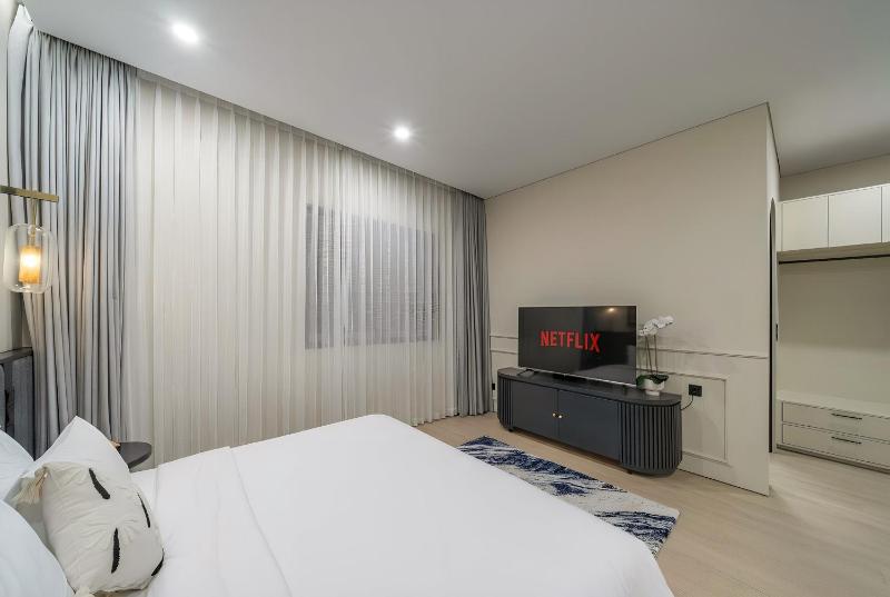 Chandler Berawa - Bright & Stylish 2BR Getaway near Berawa Beach - image 49