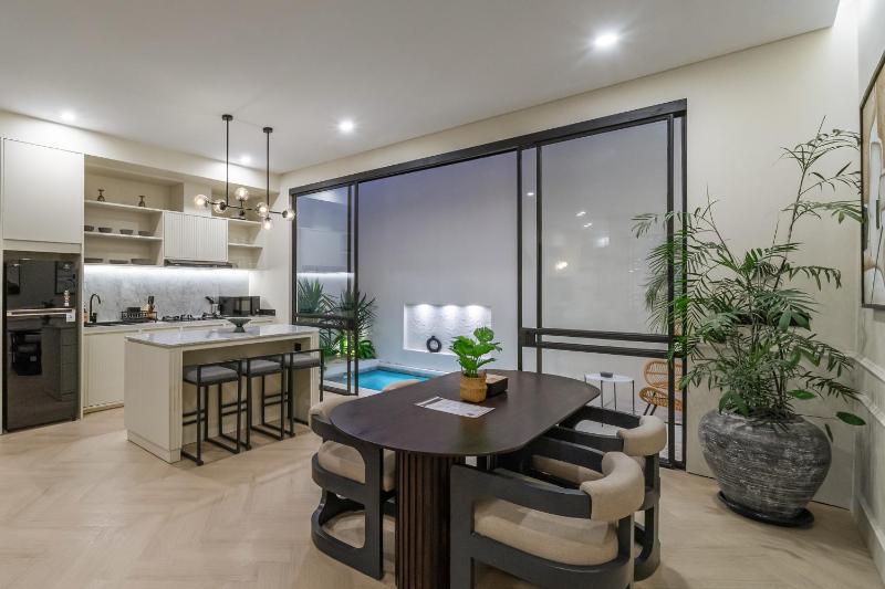 Chandler Berawa - Bright & Stylish 2BR Getaway near Berawa Beach - image 17