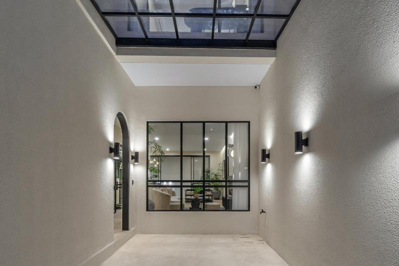 Chandler Berawa - Bright & Stylish 2BR Getaway near Berawa Beach - image 28